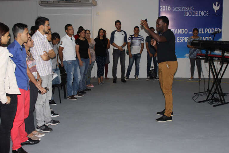 TALLER DE MÚSICA PARA ADORADORES 2 7 noticia23 7