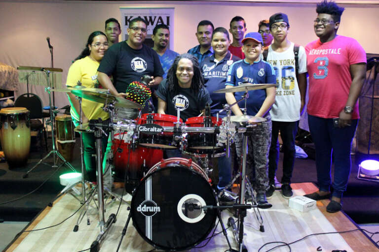 TALLER DE MÚSICA PARA ADORADORES 6 noticia31 6