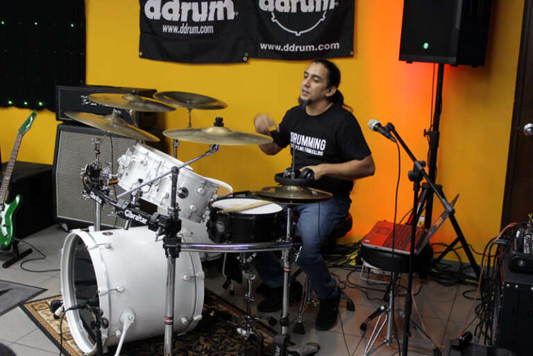 TALLER DE BATERIA DEL JAZZ AL METAL 5 noticia37 5
