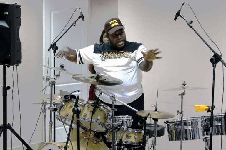 PRODUCCIÓN Y PERCUSIÓN LATINA 3 noticia39 3 1