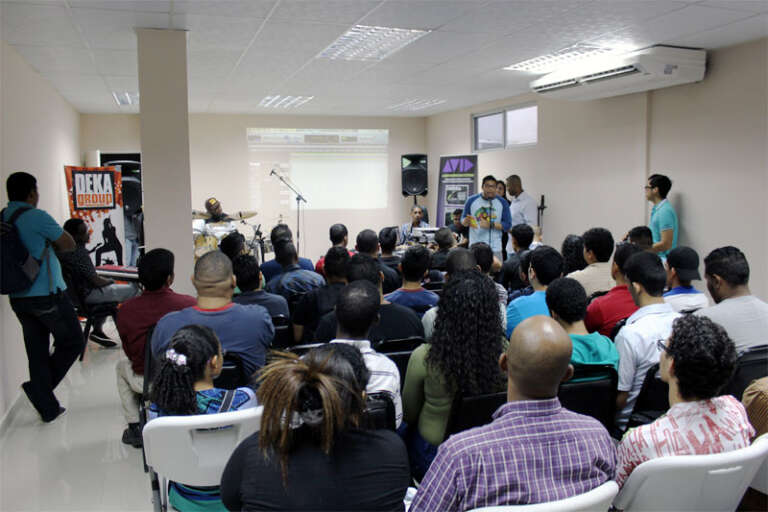 PRODUCCIÓN Y PERCUSIÓN LATINA 6 noticia39 6 1