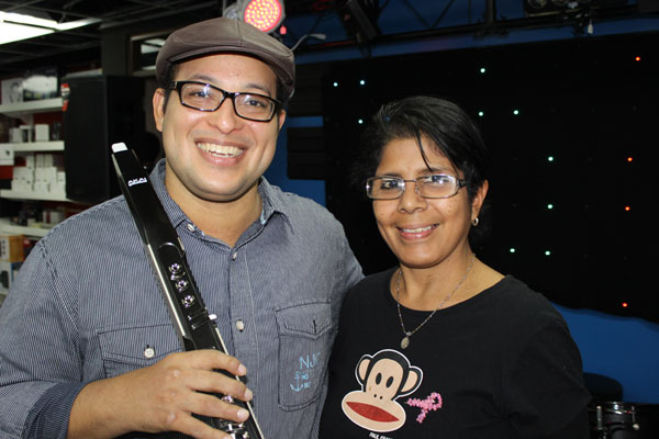 CLÍNICA DE INSTRUMENTOS EWI DE AKAI 14 noticia45 14